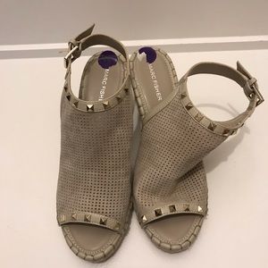 Wedge heels